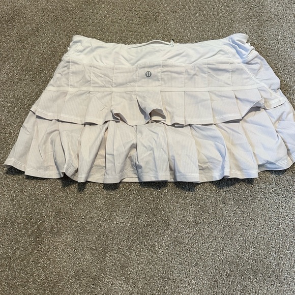 Lululemon tennis skirt - Picture 2 of 2